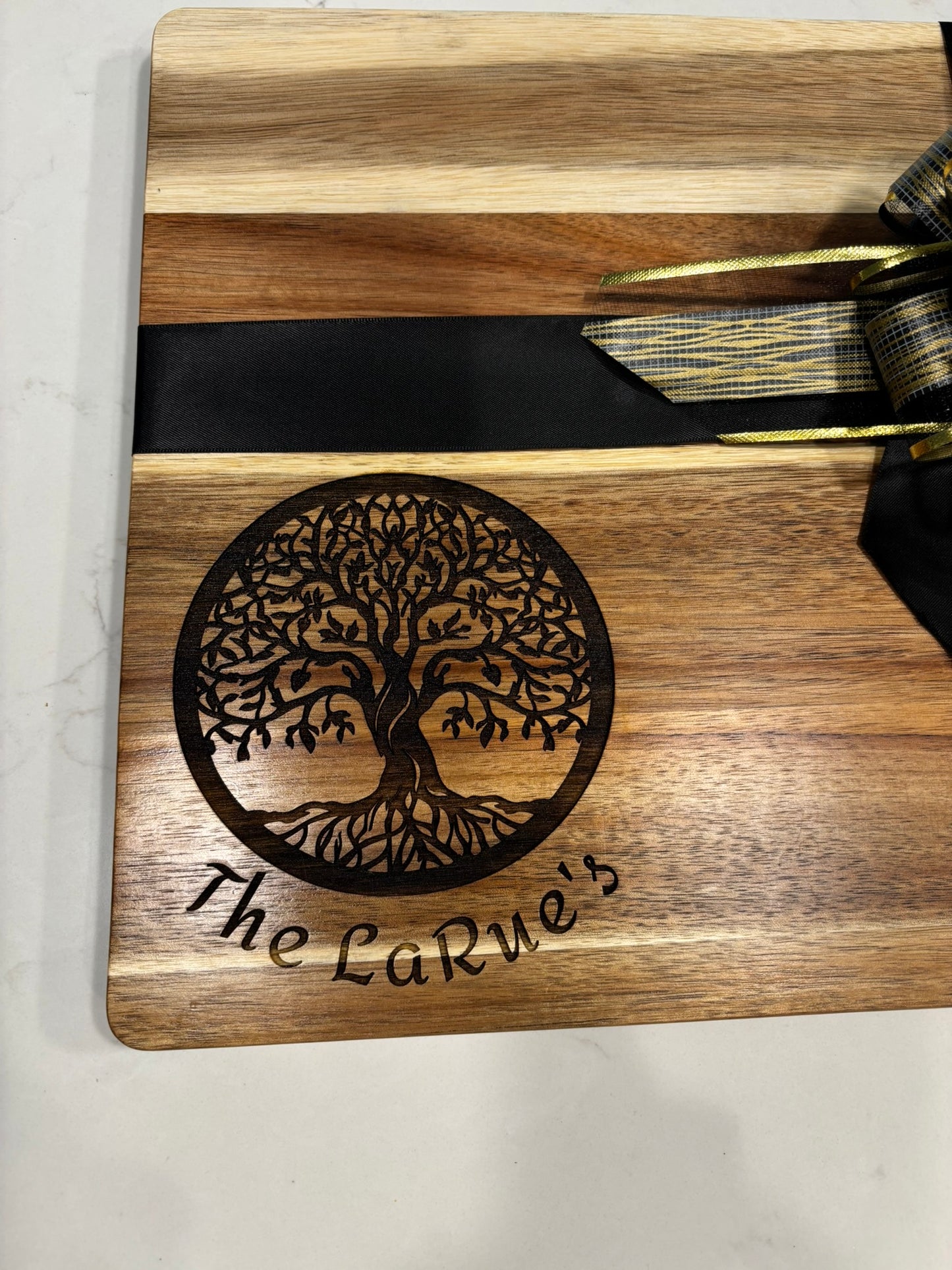 Bamboo 2-Tone Cutting Board w/Handle